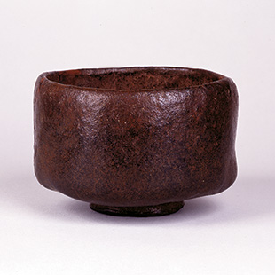 <em>Tayūguro</em> by Chōjirō. Black Raku tea bowl. Collection: Kitamura Museum, Kyoto