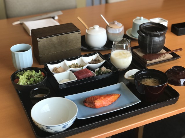 Breakfast with Ichiju Sansai