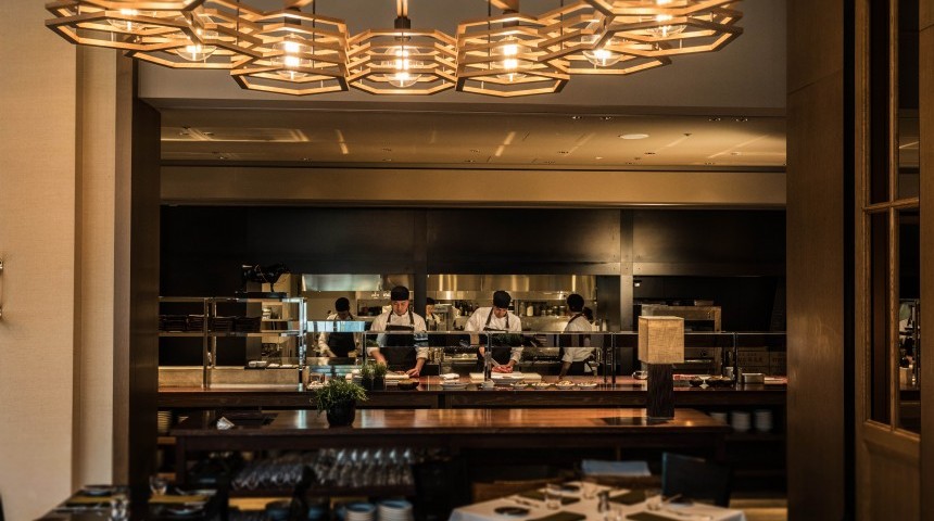 The Oak Door Reopens Dining Metropolis Magazine Japan