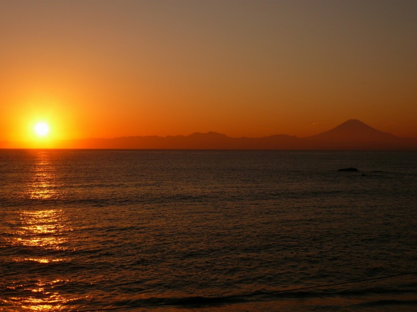 湘南ビーチ葉山の日帰り旅行海こんにちはます。 富士山