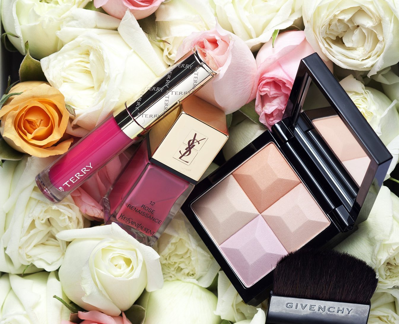 Strawberrynet e-commerce shopping skincare makeup retail