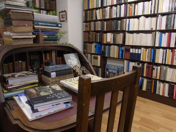 10 lesser-known secondhand bookstores