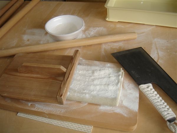 making soba