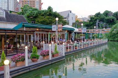 Tokyo Neighborhood Guide: Kagurazaka