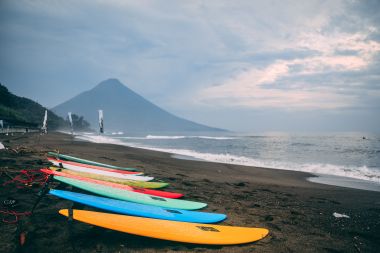 A Guide to the Best Spots to Surf in Japan