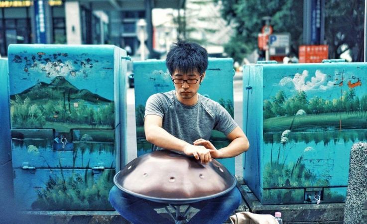 “This Lifestyle Isn’t Healthy”: The Salaryman Who Quit His Job to Become a Street Musician in Japan - Metropolis Japan