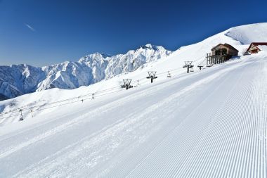 Embracing Japan’s emerging powder snowboarding scene