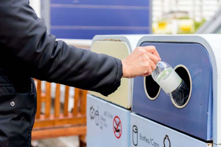 Why Does Japan Have So Few Trash Cans Metropolis Japan