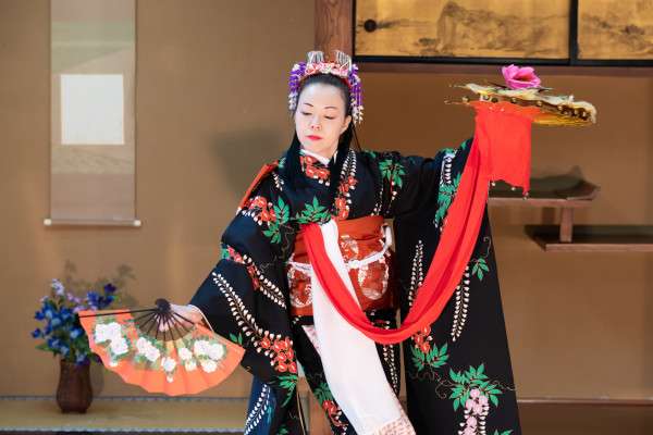 Traditional Japanese Performing Arts - Metropolis Japan