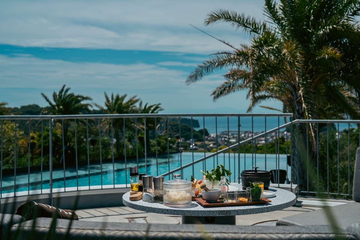 Барбекю, сауна и плавание: летний однодневный тур в BOTANICAL POOL CLUB