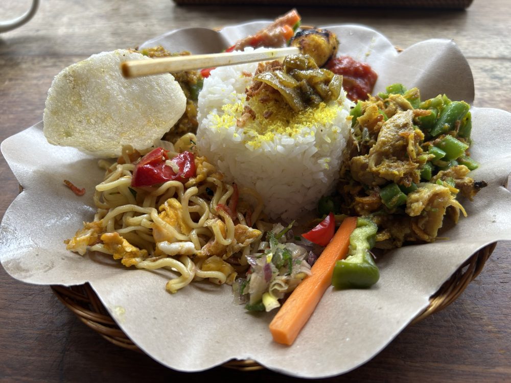 Bali Campur Cafe - Metropolis Japan